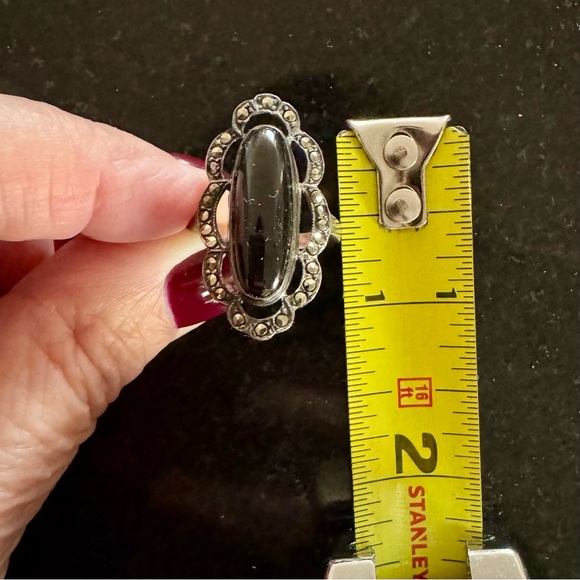 Vintage Sterling and Marcasite Ring with Black Cabachon - Picture 5 of 6